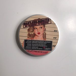 Mary-Lou Manizer highlighter